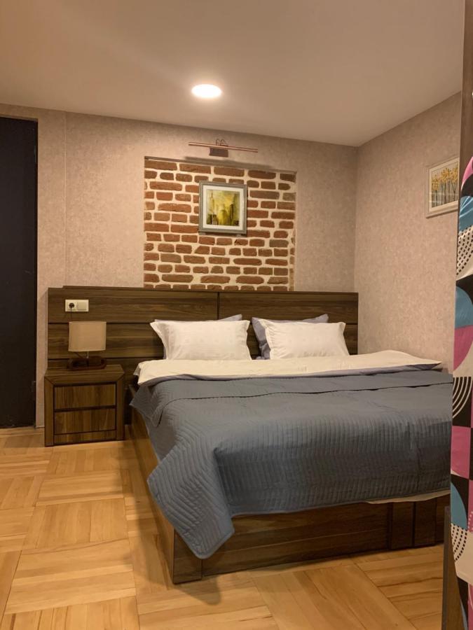 Апартаменты 12 Maksim Gorki Street Тбилиси Экстерьер фото
